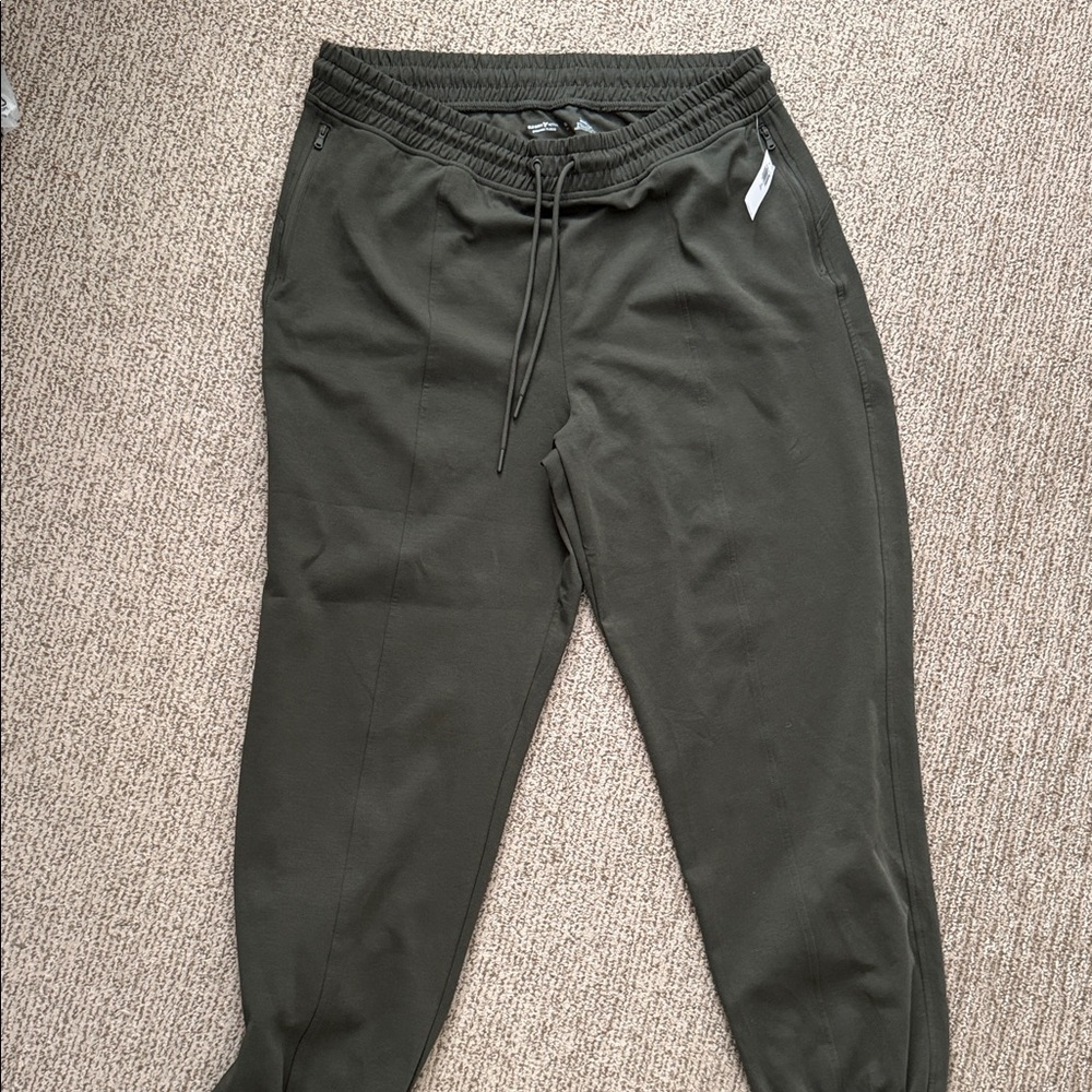 Women’s Olive Jogger Pants